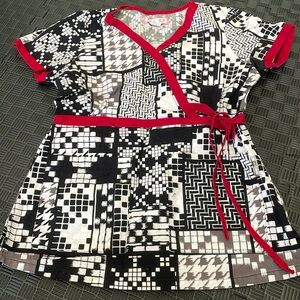 koi black and white pattern scrub top with maroon trim size XS